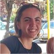 Diplomata con 100 al liceo classico e frequentante la facoltà di Lettere antiche alla Sapienza offre ripetizioni di grammatica e l