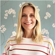 I am a qualified Solution focused hypnotherapist and I have experience working with a coaching-based approach with students