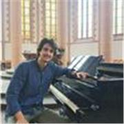 Ciao sono Marco ed ho 29 anni. Offro lezioni private o di gruppo di praticamente qualsivoglia materia. Contattatemi!