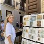 Profesora de varias asignaturas imparte clases