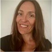 Profesora acreditada por el Instituto Cervantes y con amplia experiencia en la Escuela Oficial de Idiomas