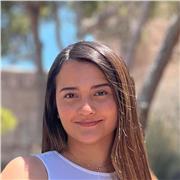 Profesora de Biologia con grado en Medicina apta para dar clases a estudiantes de bachiller y pregado