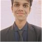 Bonjour, je m'appelle Kaushik et j'enseignerai l'anglais aux étudiants de collège/lycée