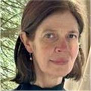 Ancienne responsable d'un service éducatif dans un musée et actuellement AESH : aide aux devoirs pour élèves du primaire