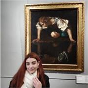 Laureanda in lettere impartisce lezioni di italiano e latino, ma anche di materie come inglese e storia. No matematica e fisica