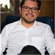 Profesor de la materia de economía a nivel bachillerato y universitario