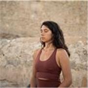 Profesora de Yoga especializada en yin yoga y Meditación 