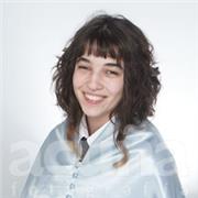Profesora particular de apoyo y de idiomas que se adapta al alumno e incentiva su interés en la materia.