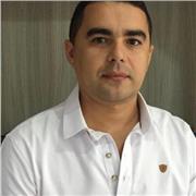 Professor particular de Biologia tanto no ensino remoto quanto no presencial, com experiência no ensino de crianças, jovens e adultos do ensino fundamental até o médio. É graduado em licenciatura de Biologia, com especialização em Psicopedagogia e Mestre