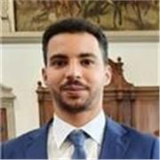 lezioni di diritto a studenti del superiore