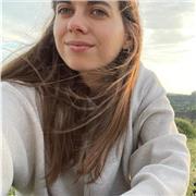 Profesora de Biología en secundaria con conocimientos de las materias de ciencia como matemáticas, biología, química i física.