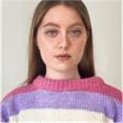 Profesora titulada con experiencia dando a clases tanto a niños como adultos. 