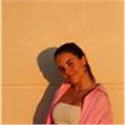 Me encantan los niños, soy una chica responsable con muy buenas notas y muy constante. Sé mucho inglés también y se me da bien hacer las clases entretenidas