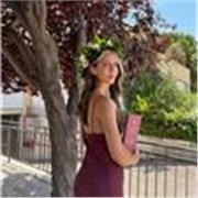 Sono una studentessa di matematica laureata in magistrale. Faccio ripetizioni a ragazzi di superiori e università