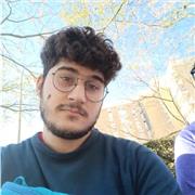 Amable, simpático, paciente e implicado. Trato personal y adaptado a las necesidades de cada uno de los alumnos. Con clase de refuerzo si lo necesitan y apoyo 24 horas vía telemática