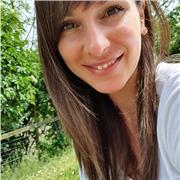 Insegnante di scuola primaria, laureata in Scienze della Formazione Primaria impartisce ripetizioni private ad alunni di scuola primaria e scuola media