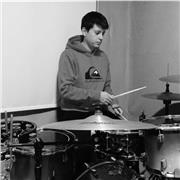 Clases de Iniciación a la batería a domicilio o con sitio propio. Cursos para iniciarse en los fundamentos básicos de la batería