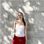 Estudiante 2º Bach responsable, paciente y entusiasta. Daré clases de inglés a estudiantes que necesiten refuerzo o mejorar.