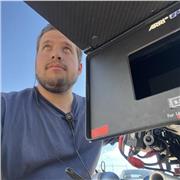 Soy un profesional del sector. Apasionado y con ganas de enseñar y debatir sobre cine.
¿Quieres aprender cine, narrativa, los entresijos o simplemente ganar cultura cinematográfica? esta puede ser tu clase.
Soy experto en fotografía, cámara y iluminación.