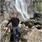 I have a range of fitness instructor experience teaching high energy hyrox style classes and also relaxation stretch classes.

