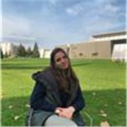 Profesora de ciencias e inglés, estudiante de 4to curso de Arquitectura, con el título de C1 de Cambridge. 