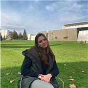 Profesora de ciencias e inglés, estudiante de 4to curso de Arquitectura, con el título de C1 de Cambridge.