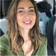 Laureata in Scienze Politiche e Diritto Internazionale esperta in Lingue