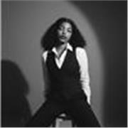 Englische Lehrerin mit internationaler Unterrichtserfahrung bietet flexiblen Englischunterricht für Schüler, Jugend        