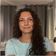 Soy una estudiante francesa que ofrece clases particulares de conversación. Mi objetivo es conversar contigo para mejorar tu nivel