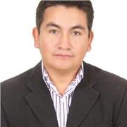 Profesor imparte clases, tutorías y resolución de problemas