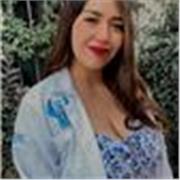 Profesora de Biología, bioquímica, química y nutrición que imparte clases a niños de todas las edades