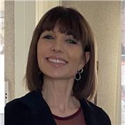 Insegnante madrelingua inglese impartisce lezioni in orario pomeridiano - serale per studenti o adulti a partire dal livello Beginners A1 al C2 Proficiency. Tendo a concentrarmi sulle skills produttive quali il Listening e lo speaking in modo da allenare