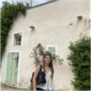 Italien,à des élèves de primaire et collège.C’est ma langue maternelle et je parle toujours Italien chez moi