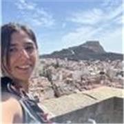 Profesora de inglés fluido y refuerzo nivel escolar . Puedo ofrecer clases de inglés u otras materias en línea inglés de refuerzo escolar a primaria y ESO y a empresas que quieran obtener un inglés hablado más fluido en su trabajo, ya que tengo una experi