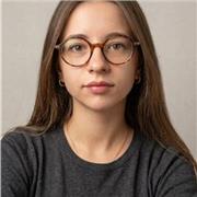 Studentessa al terzo anno di Lingue e Culture moderne, con certificazioni DELE B2 e Goethe B1, offre ripetizioni e aiuto compiti.