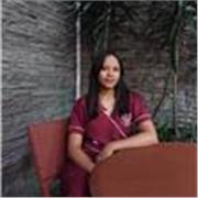 Profesora con experiencia en clases para niños