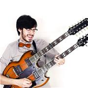 Insegnante di chitarra professionista offre lezioni online e a domicilio