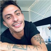 Hola Chic@s! Soy Nico y doy clases personalizadas de cualquier nivel de Italiano, Francés e Inglés: he dedicado parte de mis estudios a Psicología y Pedagogía que me han permitido desarrollar métodos válidos sobre la enseñanza (TDAH + Dislexia).
Me encant