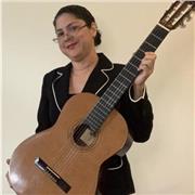 Profesora de Guitarra con 30 años de experiencia, apta para dar clases a todas las edades. A domicilio en el area de Tarragona.