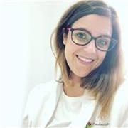 Una maestra implicada, con ganas de ayudar y cambiar el sistema para que todos puedan acceder a ella. 