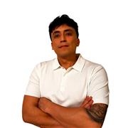 Professeur colombien d'espagnol avec deux ans d'expérience dans l'enseignement de la langue en Pologne.