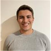 Profesor joven con más de diez años de experiencia en clases particulares, tanto a niños como adultos, y tanto individuales grupos