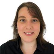 Filóloga inglesa con nivel C1 y experiencia clases particulares a grupos e individuales, y también tanto a niños como adultos.