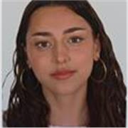 Grado en Traducción e Interpretación con experiencia impartiendo clases de español a extranjeros y clases de inglés a niños.