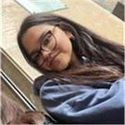 Estudiante de Diseño de Fabricación Mecánica impartiendo clases de matemáticas, física y tecnología a alumnado de ESO