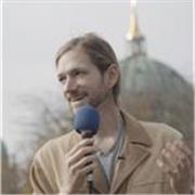 English Native Speaker from the U.S. living in Berlin as an artist and community organizer.