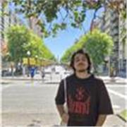 Soy graduado en Ingeniería del Software, con una sólida base en matemáticas y física. Me apasiona enseñar y ayudar a los alumnos.