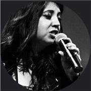 Profesora de canto popular desde los 5 años de edad en adelante