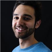 Fotografo e videomaker professionista, offre lezioni online che uniscono tecnica, storia ed estetica della fotografi