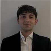 Laureato in Scienze Politiche e Studente Magistrale